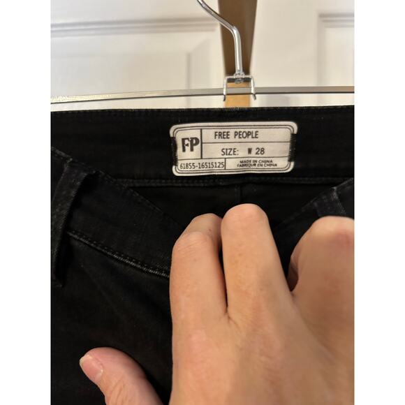 Free People Black Distressed Skinny Leg Jeans, Size 28 - Picture 2 of 5
